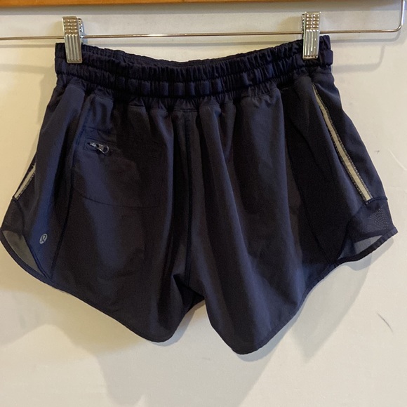 Lululemon Hotty Hot Short 4 - Picture 5 of 9